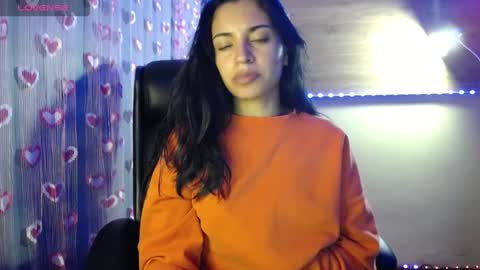 Snapshot of mia_petitebaby chatting on 02-05-25, 02:40  Ma  online show from 02-05-25, 02:40
