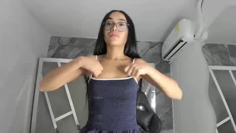 mia_petiteht online show from 03-20-26, 10:36