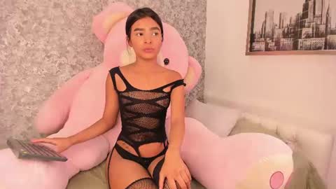 Mia online show from 07-03-26, 02:29