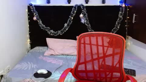 Mia  online show from 12-29-24, 03:13