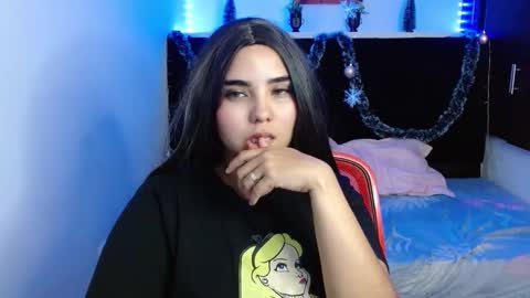 Mia  online show from 12-30-24, 04:19