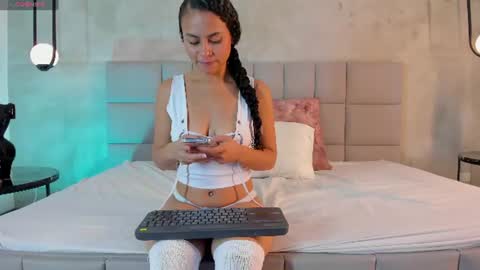 Mia Phalmer online show from 06-09-26, 12:28