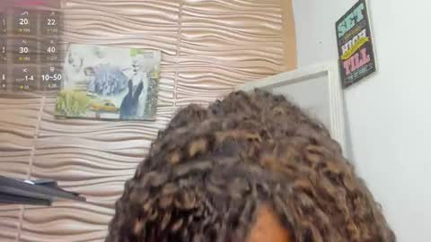 Snapshot of mia_pineda chatting on 03-12-26, 09:10 Mariana online show from 03-12-26, 09:10