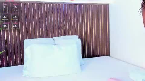 Snapshot of mia_pineda chatting on 07-08-26, 03:49 Mariana online show from 07-08-26, 03:49