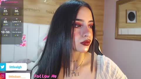 Snapshot of mia_ponce_a chatting on 11-07-25, 01:33 MIA online show from 11-07-25, 01:33
