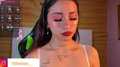 Snapshot of mia_ponce_a chatting on 12-19-25, 12:45 MIA online show from 12-19-25, 12:45