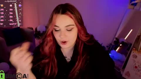 Mia online show from 06-05-26, 01:12