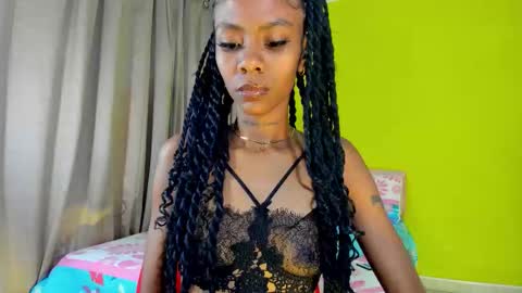 Mia online show from 10-11-25, 02:37