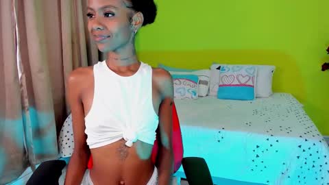 Mia online show from 10-28-25, 02:53