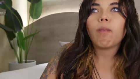 mia_rosalie online show from 06-18-26, 09:14