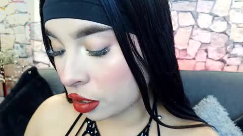 Mia online show from 11-29-25, 11:08
