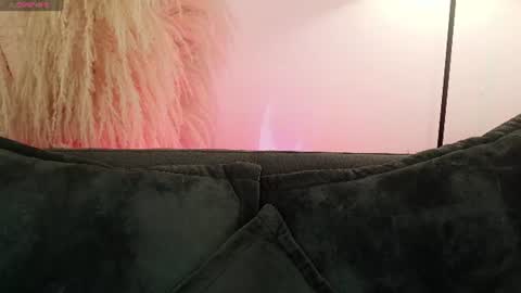 Snapshot of mia_roux1 chatting on 06-14-26, 02:24 Mia online show from 06-14-26, 02:24