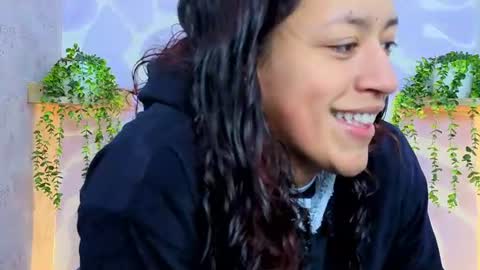 Mia . online show from 06-12-26, 12:37
