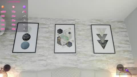 Mia online show from 02-20-25, 07:23