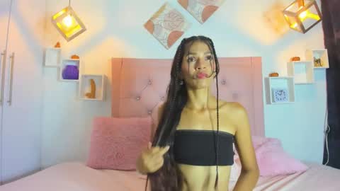 Mia Suarez online show from 10-29-25, 11:39