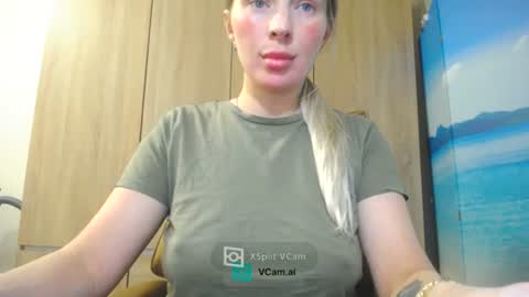 Snapshot of mia_sunnyy chatting on 06-14-26, 08:33 Mia. online show from 06-14-26, 08:33