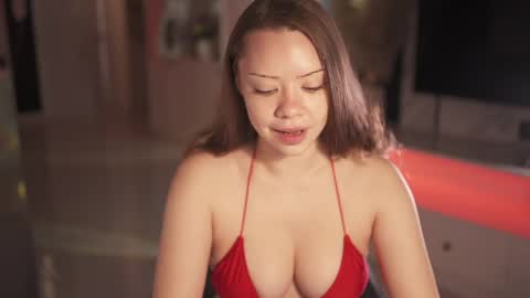 Snapshot of mia_vixen_ chatting on 05-17-26, 03:59 VixenMia online show from 05-17-26, 03:59