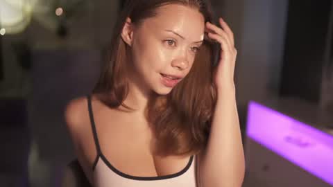 Snapshot of mia_vixen_ chatting on 07-28-26, 03:57 VixenMia online show from 07-28-26, 03:57
