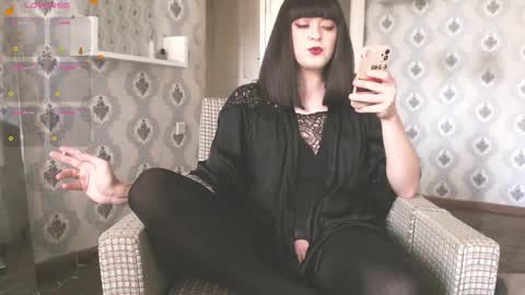 mia_wallase online show from 11-09-25, 11:52