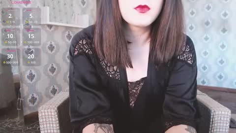 mia_wallase online show from 12-23-25, 09:18