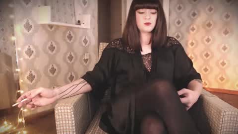 mia_wallase online show from 07-19-26, 08:01