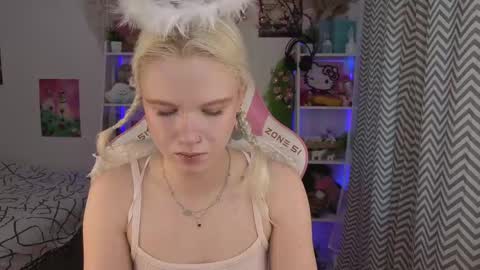 Mia online show from 06-05-26, 03:35