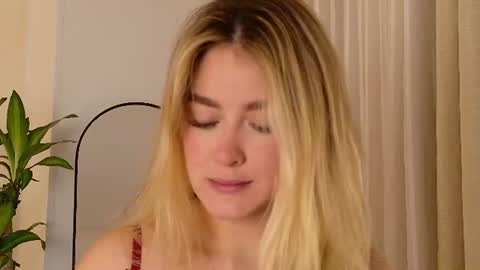 Mia White  online show from 06-16-26, 02:09