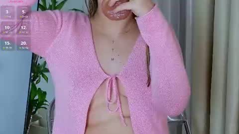Snapshot of mia_white11 chatting on 06-23-26, 01:53 Mia White online show from 06-23-26, 01:53