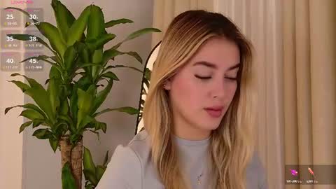 Snapshot of mia_white11 chatting on 07-17-26, 02:02 Mia White online show from 07-17-26, 02:02