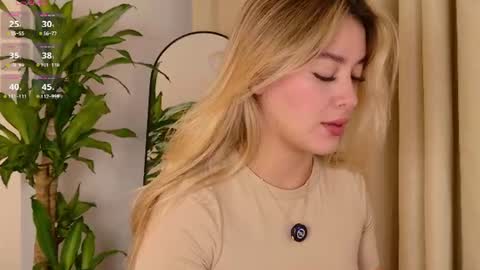 Snapshot of mia_white11 chatting on 07-21-26, 02:08 Mia White online show from 07-21-26, 02:08