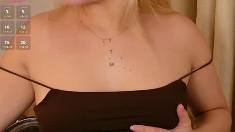 Snapshot of mia_white11 chatting on 07-22-26, 12:52 Mia White online show from 07-22-26, 12:52