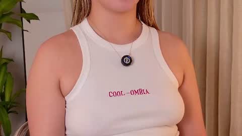 Snapshot of mia_white11 chatting on 07-26-26, 01:40 Mia White online show from 07-26-26, 01:40