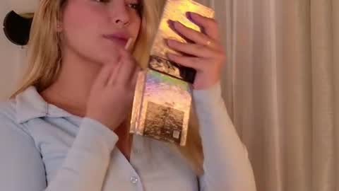 Snapshot of mia_white11 chatting on 07-29-26, 01:59 Mia White online show from 07-29-26, 01:59