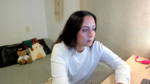 Snapshot of mia_xgray chatting on 12-24-24, 08:49 Mia   online show from 12-24-24, 08:49