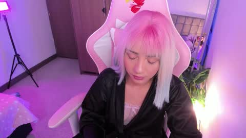 Snapshot of miaa_06 chatting on 10-14-25, 11:27 mia nicolle online show from 10-14-25, 11:27