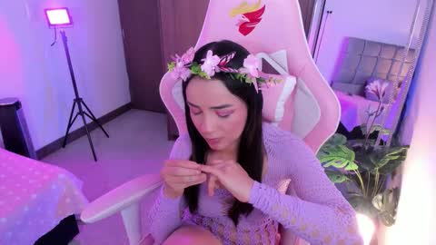 Snapshot of miaa_06 chatting on 10-19-25, 01:39 mia nicolle online show from 10-19-25, 01:39