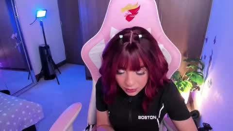 Snapshot of miaa_06 chatting on 12-18-25, 12:27 mia nicolle online show from 12-18-25, 12:27