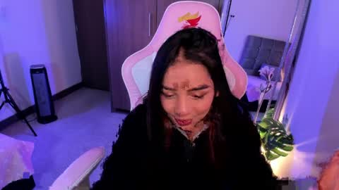 Snapshot of miaa_06 chatting on 04-09-26, 03:17 mia nicolle online show from 04-09-26, 03:17