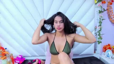 Snapshot of miaa_davis_ chatting on 10-01-25, 03:34 miaa_davis_ online show from 10-01-25, 03:34