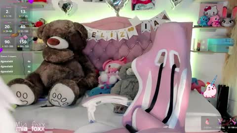 Mia online show from 02-20-26, 10:43