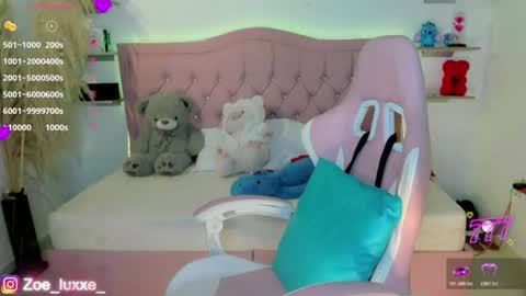 Mia online show from 06-13-26, 09:02