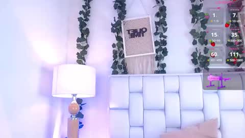 Mia online show from 10-11-25, 11:53