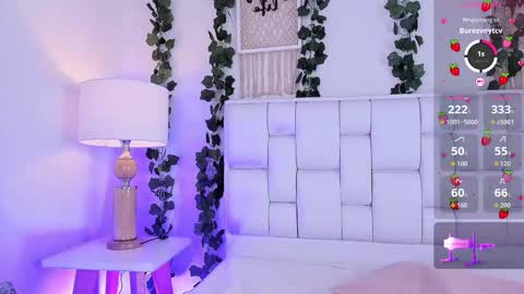 Mia online show from 10-29-25, 12:18