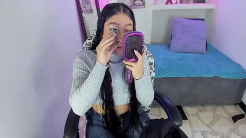 Snapshot of miaa_scott chatting on 09-17-25, 01:02 online show from 09-17-25, 01:02