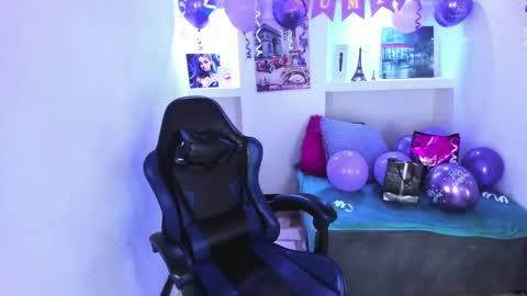 Snapshot of miaa_scott chatting on 09-30-25, 12:32 online show from 09-30-25, 12:32