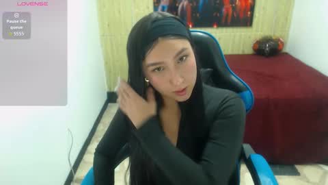 Snapshot of miaa_scott chatting on 11-21-25, 02:27 online show from 11-21-25, 02:27