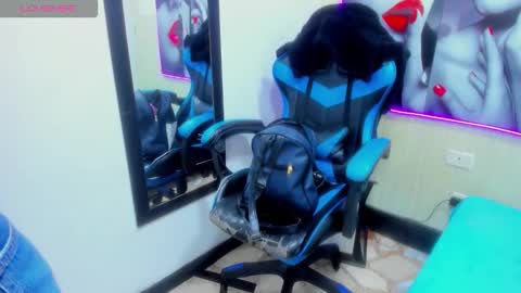 Snapshot of miaa_scott chatting on 12-20-25, 02:13 online show from 12-20-25, 02:13