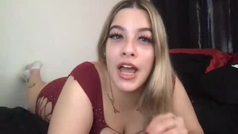 Snapshot of miaaasturbate chatting on 10-22-25, 01:44 Mia Moji online show from 10-22-25, 01:44