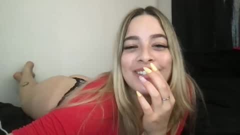 Snapshot of miaaasturbate chatting on 11-15-25, 01:40 Mia Moji online show from 11-15-25, 01:40