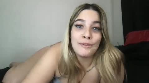 Snapshot of miaaasturbate chatting on 11-16-25, 02:11 Mia Moji online show from 11-16-25, 02:11